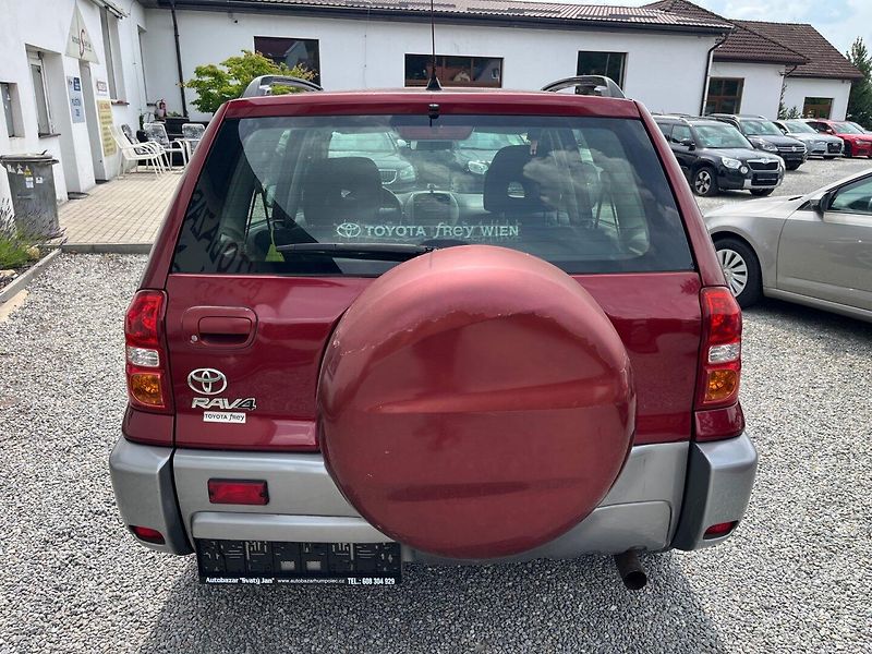 Toyota RAV4 (2004) 2.0 i 4 x 4  Velmi pěkná - fotka 3 z 18