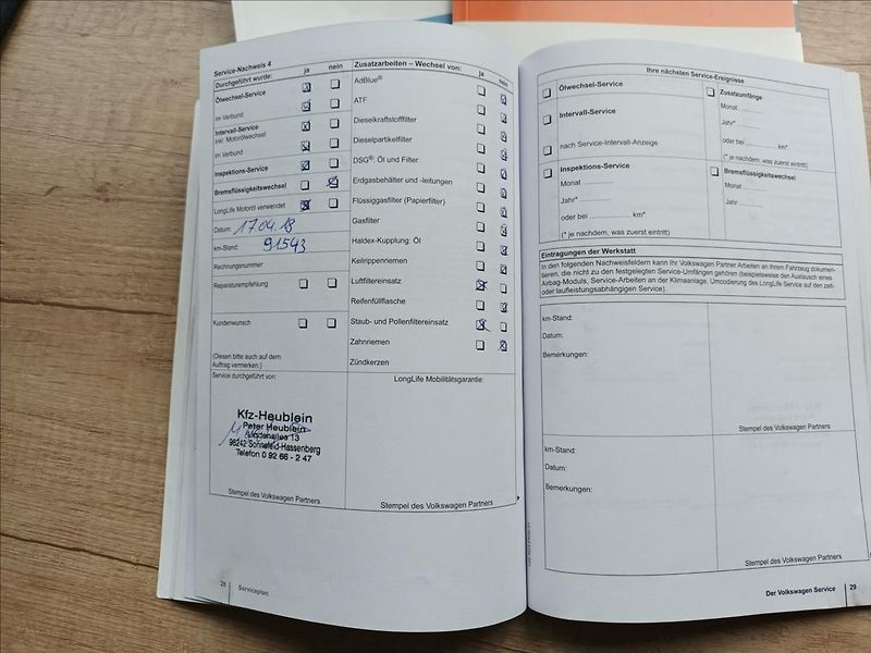 Volkswagen Golf 1,2 TSI,SERVIS,VÝHŘEV,PARKING - fotka 40 z 44