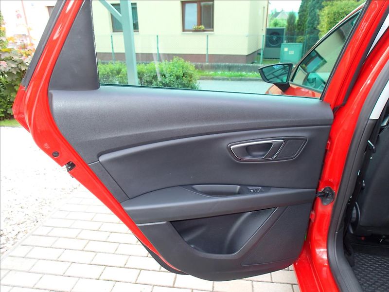 Seat Leon 2,0 TDi, FR, Dsg, ČR - fotka 38 z 49