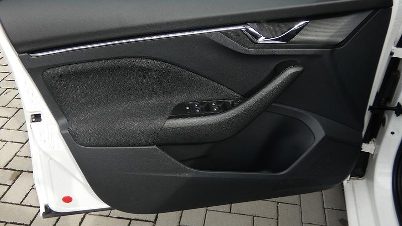 Škoda Scala 1.0 TSI Style - fotka 8 z 23