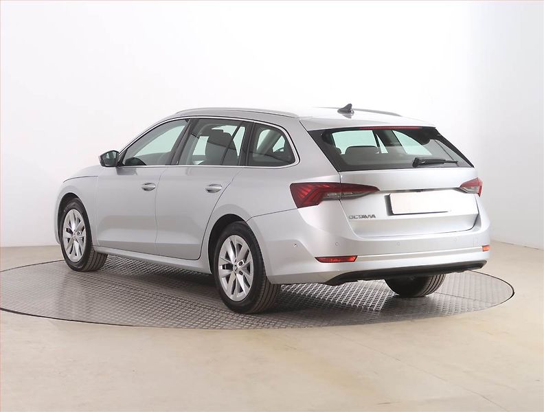 Škoda Octavia (2020) Style 2.0 TDI, Automat - fotka 4 z 23