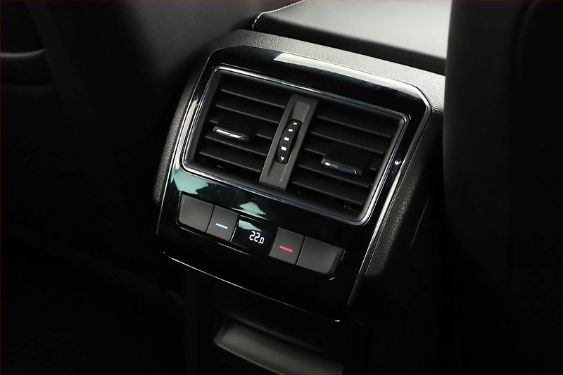 Škoda Superb (2019) 2.0 TDI - fotka 13 z 17