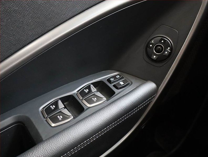 Hyundai Santa Fe (2018) 2.4 GDI, 4X4, ČR,1.maj - fotka 17 z 20