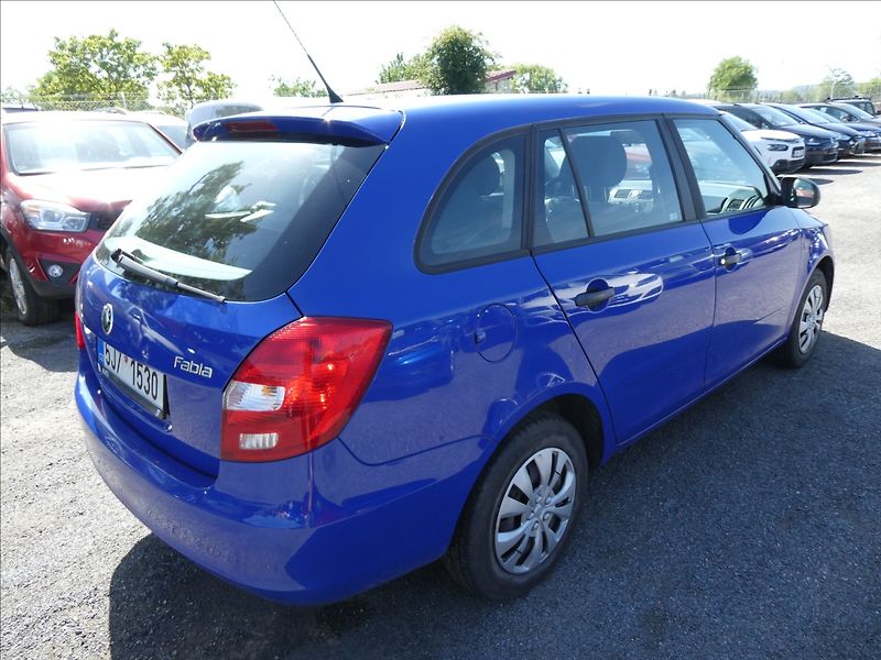 Škoda Fabia 1,2 HTP klimatizace - fotka 7 z 28