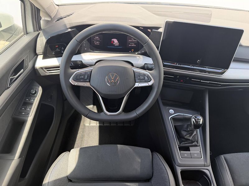 Volkswagen Golf (2026) People 6G 1,5TSI - fotka 6 z 9