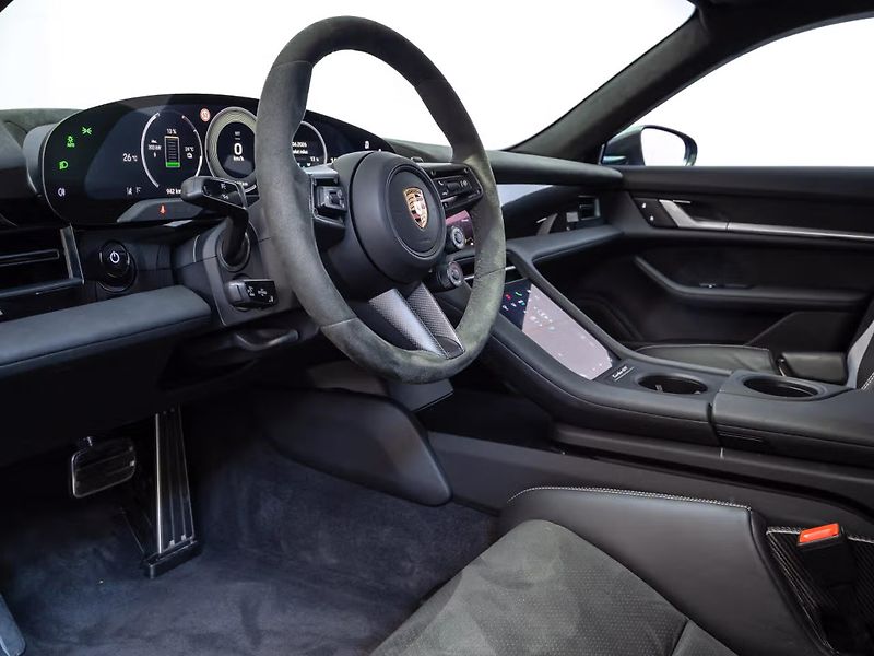 Porsche Taycan Turbo GT Weissach ActiveRide - fotka 14 z 23