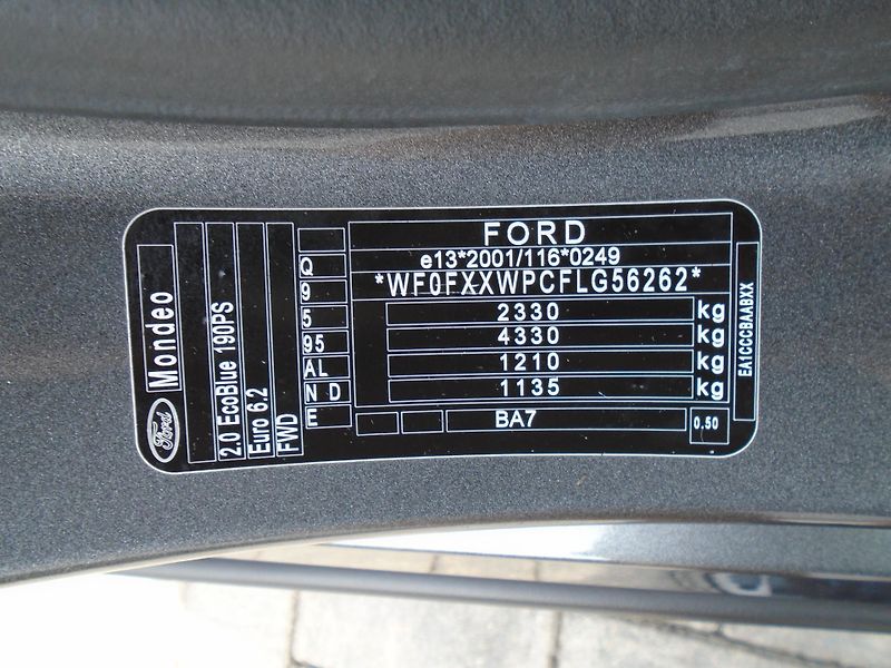 Ford Mondeo 2.0EcoBlue 140kW 8AT Vignale  - fotka 36 z 45