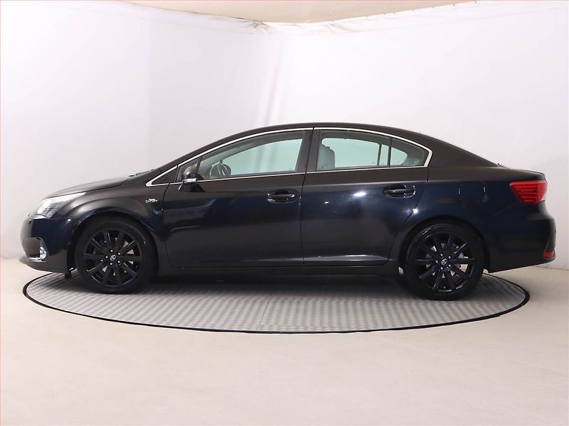 Toyota Avensis (2012) 2.2 D-4D, Automat, Xenony - fotka 3 z 21