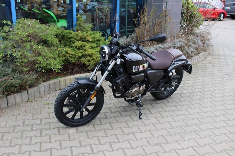 QJ Motor SRV 125 (2026) 2026 SKLADEM - fotka 6 z 8
