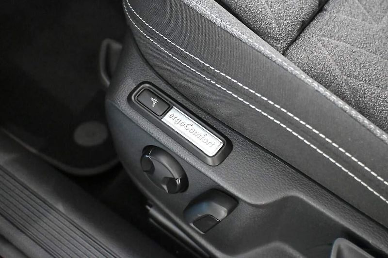 Volkswagen Passat (2023) 2.0 LED DSG ACC Kamera Tažné M - fotka 26 z 32