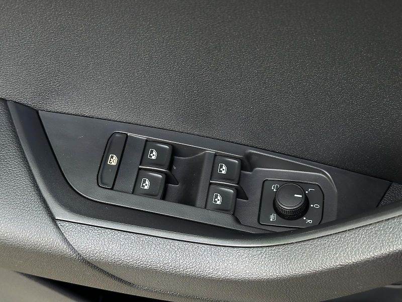 Škoda Karoq 1.5TSi Top & Selection 150PS L - fotka 16 z 46