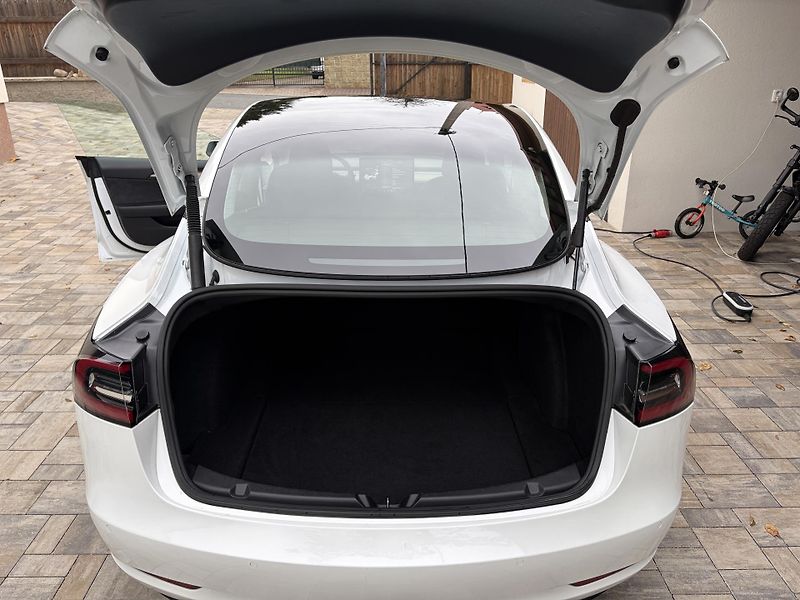Tesla Model 3 (2021) SR+ 60, LFP, SOH:92% - fotka 9 z 14