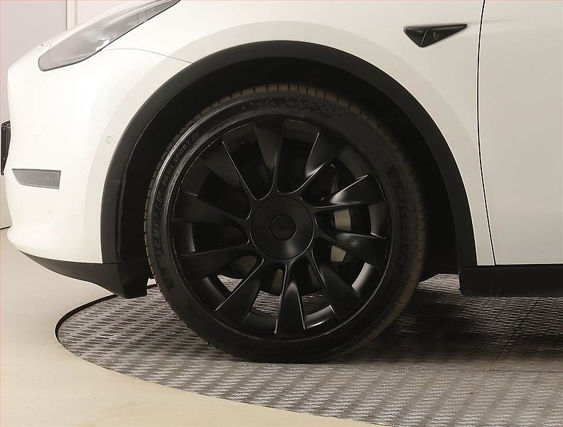 Tesla Model Y (2021) Long Range AWD 75kWh, SoH 91% - fotka 14 z 33