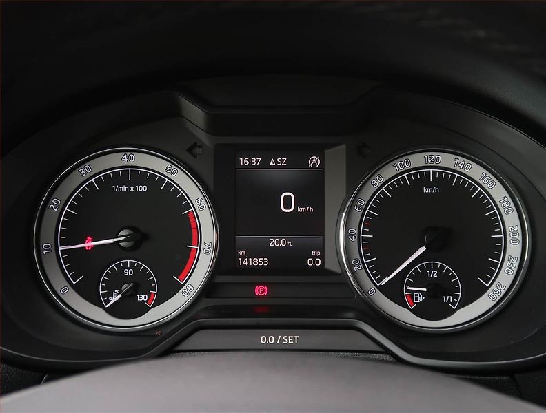 Škoda Octavia (2019) Style 1.5 TSI, Navi, Tempomat - fotka 11 z 18