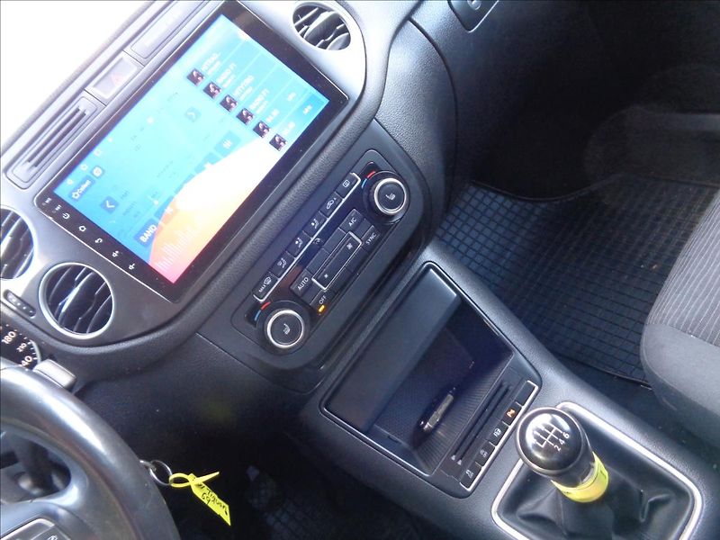 Volkswagen Tiguan 2,0 - fotka 17 z 17