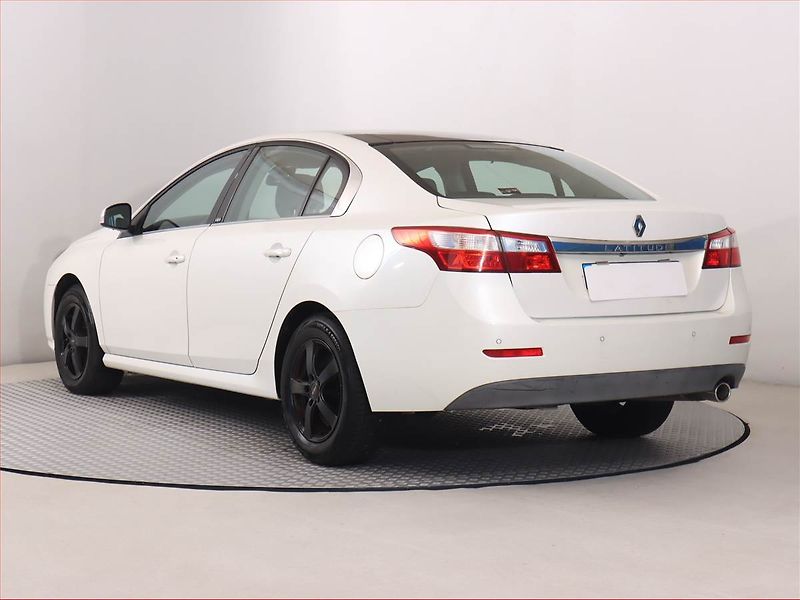 Renault Latitude (2012) Initiale 2.0 dCi, Automat - fotka 4 z 20