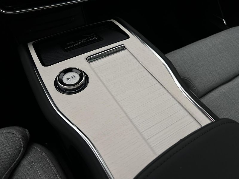 Volvo EX90 AWD TWIN MOTOR RECHARGE 7 MÍST - fotka 29 z 53
