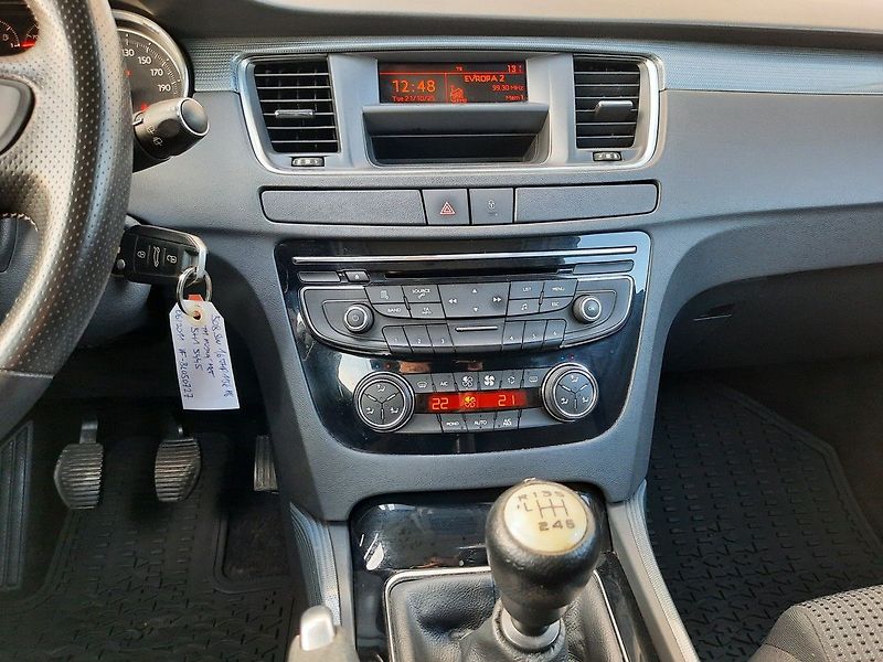Peugeot 508 SW 1,6 THP 156k M6 - fotka 19 z 22