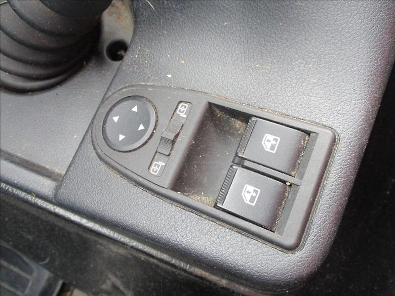 Lada Niva 1,7 i, BRONTO,4x4,klima,tažné, - fotka 21 z 29