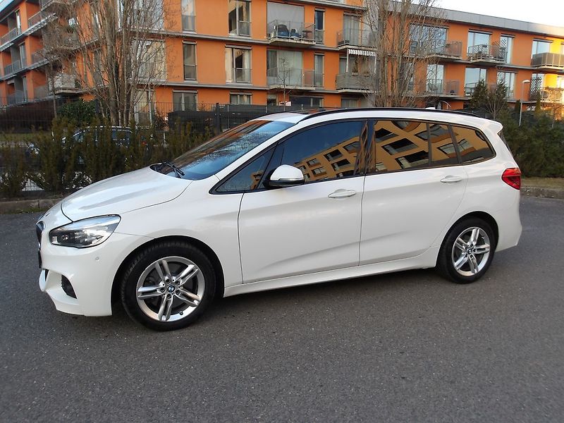 BMW Řada 2 220i AUT.! 7MÍST Gran Tourer - fotka 2 z 32