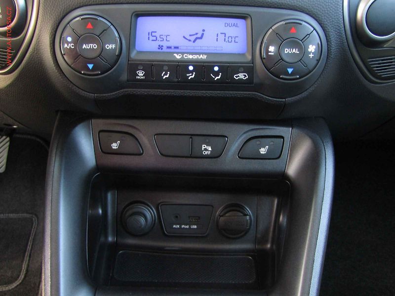 Hyundai ix35 (2014) 1.6 GDi, ČR, Klima - fotka 13 z 15