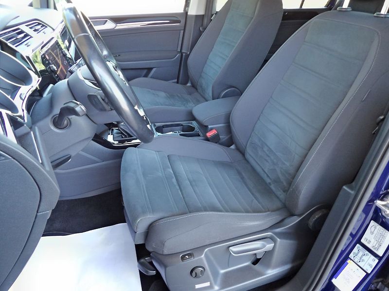 Volkswagen Touran 1.5TSI DSG Highline 7 míst TZ - fotka 22 z 37