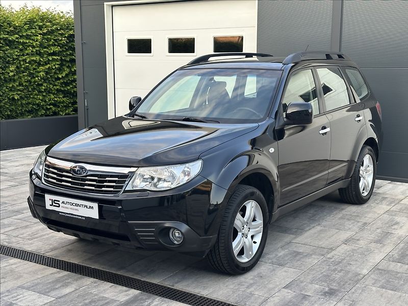Subaru Forester 2,0 150PS  Comfort A/T 4x4 - fotka 2 z 50