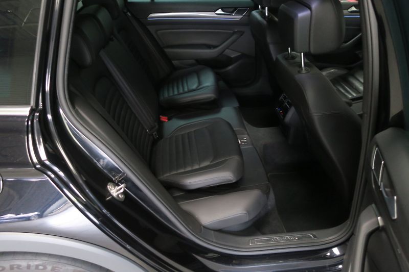 Volkswagen Passat Variant (2017) 2.0 TDI 176kW 4M. DSG Alltrack - fotka 40 z 50