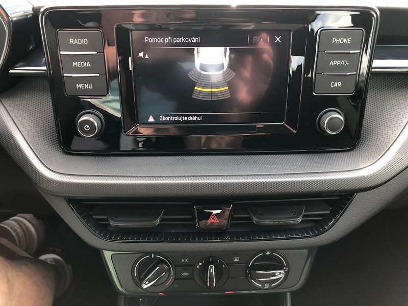 Škoda Fabia 1.0 MPi ACTIVE - fotka 20 z 28