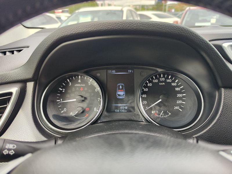 Nissan Qashqai 1.6 Dig-T/120kW Acenta - fotka 14 z 29
