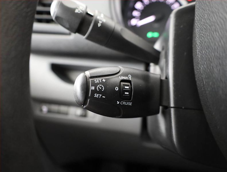 Peugeot Expert (2019) 2.0 BlueHDi, Bus, 8Míst, ČR - fotka 14 z 18
