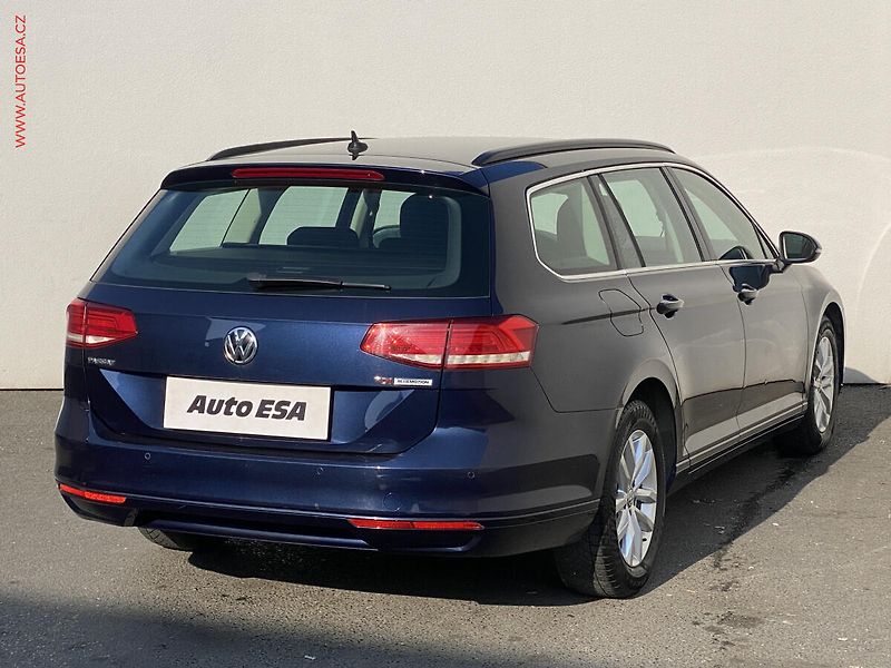 Volkswagen Passat (2016) 1.6 TDi, Comfortline, navi - fotka 4 z 17