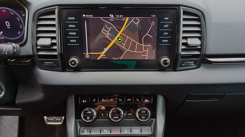 Škoda Karoq 2.0 TDI 110kW DSG 4x4 WEBASTO - fotka 32 z 50