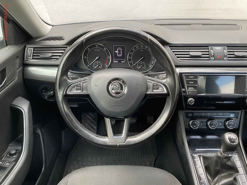 Škoda Superb (2015) 2.0 TDi, ČR, Active - fotka 11 z 16