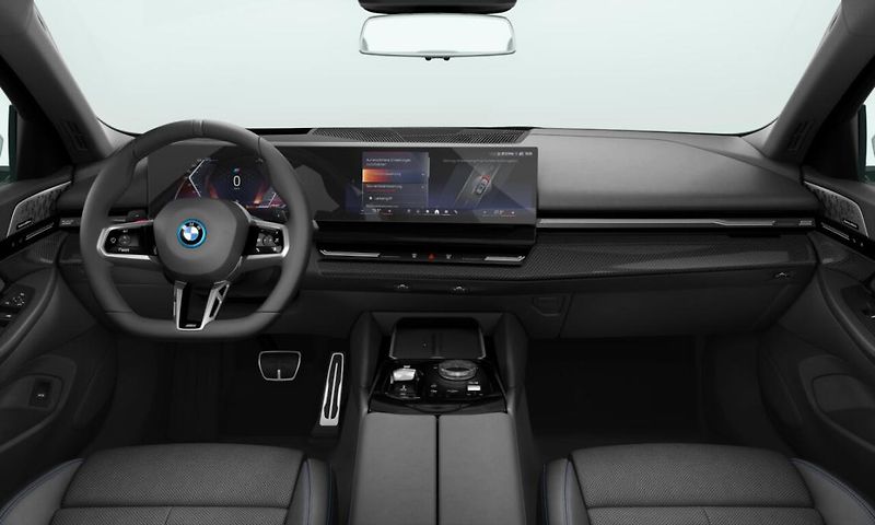 BMW Řada 5 530e xDrive Touring - fotka 2 z 4