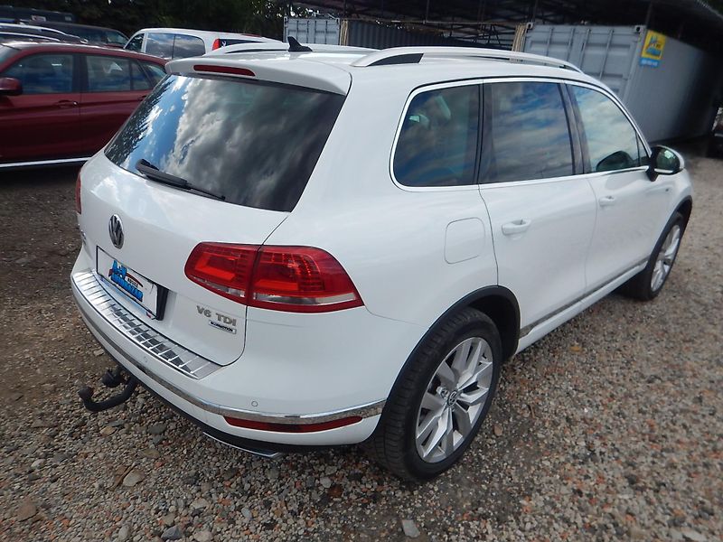 Volkswagen Touareg 3.0 TDI V6, 4x4, DSG - fotka 6 z 31