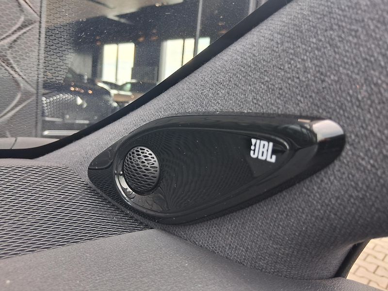 Toyota Corolla GR DYNAMIC JBL 2.0 Hyb. 144 kW - fotka 31 z 31