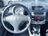 Peugeot 107 1,0i 50kW AUTOMAT - náhled 30