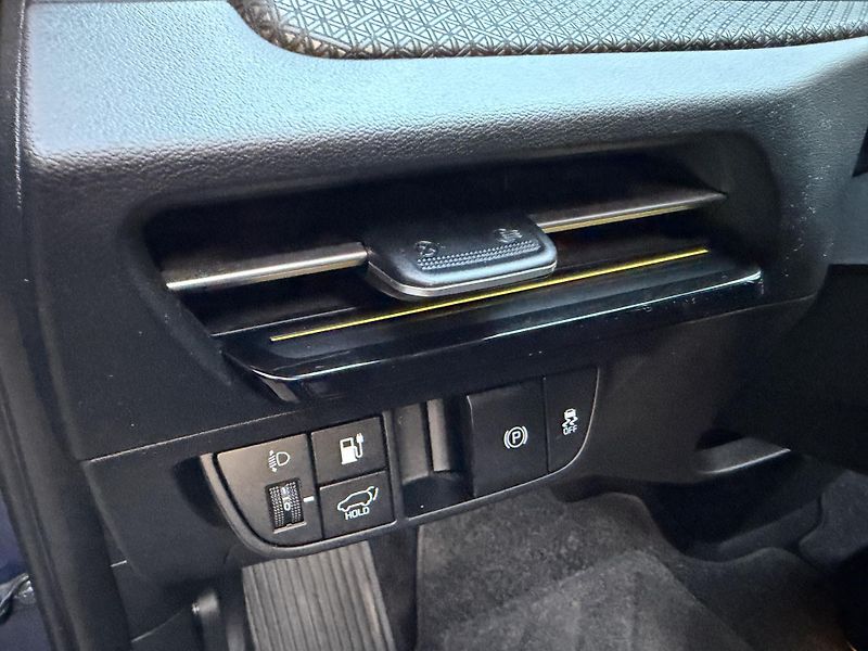 Kia EV6 (2023) PREMIUM-PLUS-AWD-SOH 96%-TOP - fotka 13 z 32