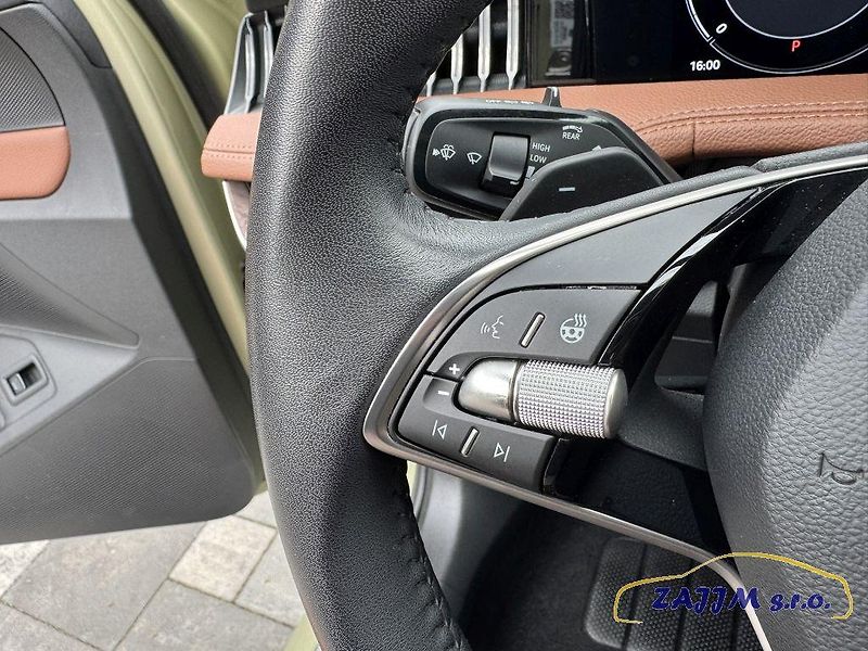 Škoda Superb L&K 2.0TDI DSG - fotka 18 z 52