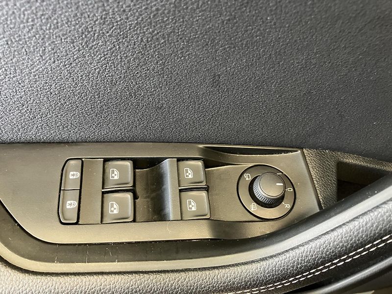 Škoda Superb  2.0 TDI 110kW Style DSG AT7 - fotka 18 z 38
