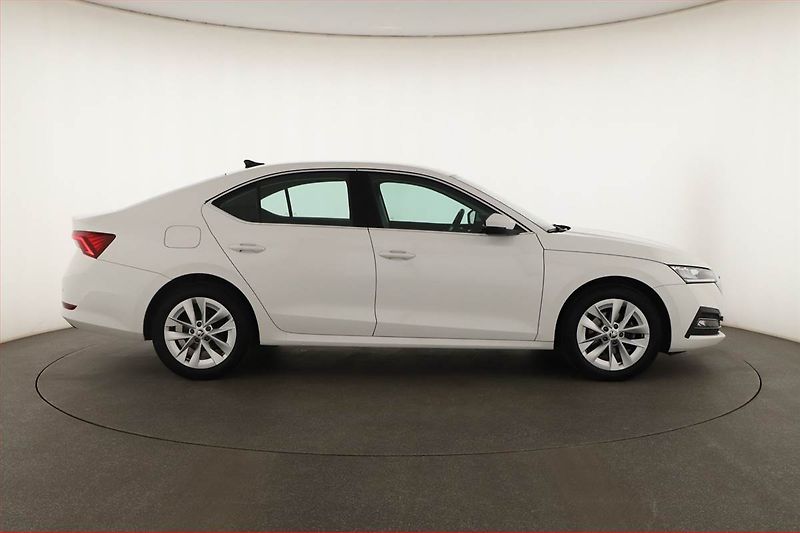 Škoda Octavia (2022) Style 1.5 TSI, ČR,1.maj - fotka 6 z 20