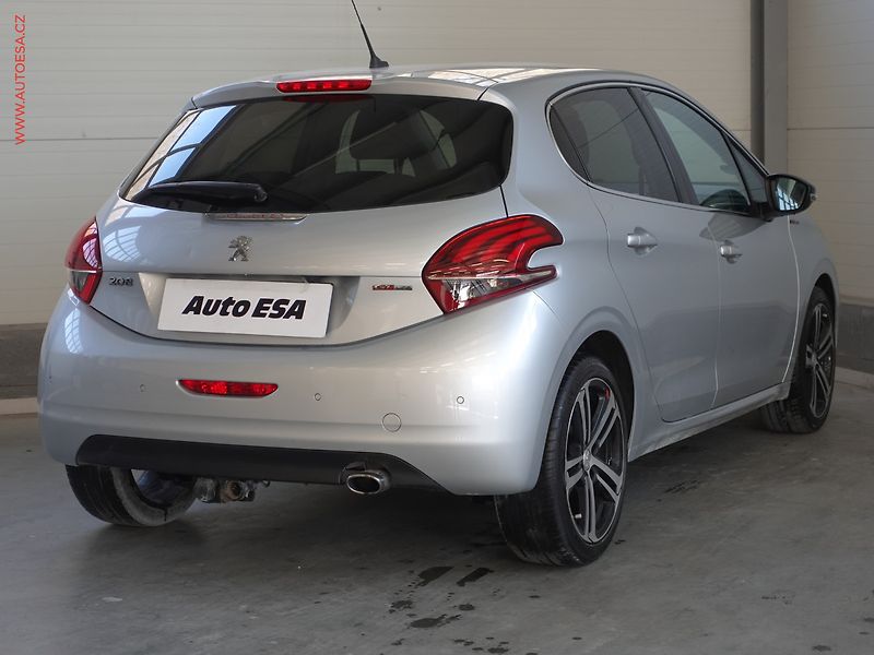Peugeot 208 (2017) 1.2PT, GT Line, navi, TZ - fotka 4 z 22