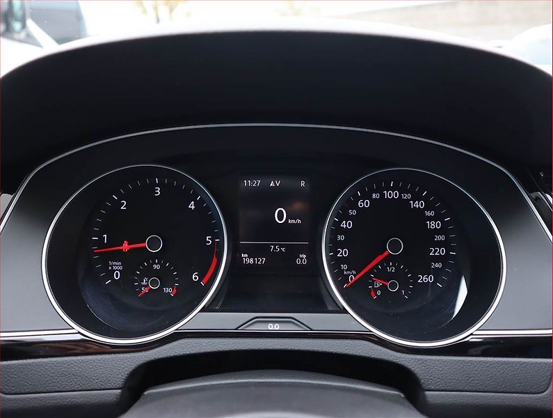 Volkswagen Passat (2015) 2.0 TDI, Automat, Serv.kniha - fotka 11 z 20