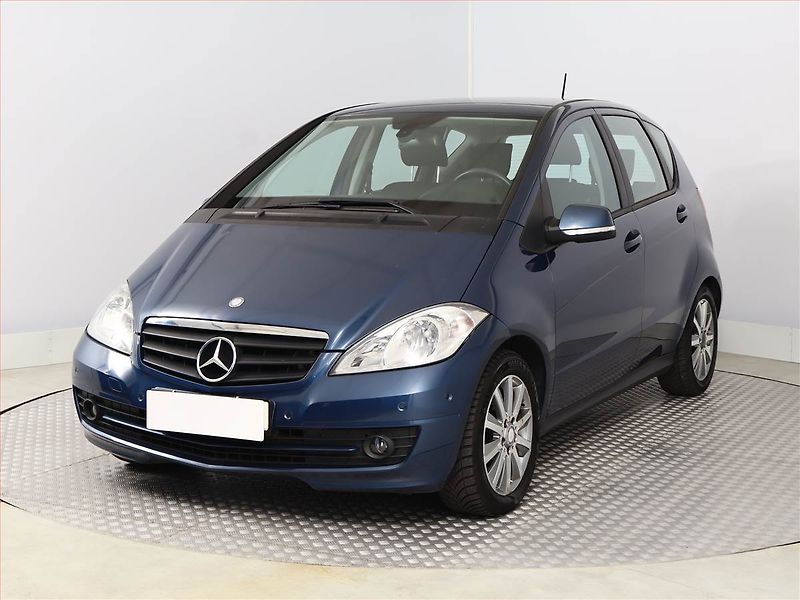 Mercedes-Benz Třídy A (2012) A 160 CDI , Automat, Tempomat - fotka 2 z 14