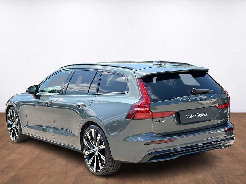 Volvo V60 (2026) PLUS DARK B4, FULL LED, BOWERS - fotka 3 z 23