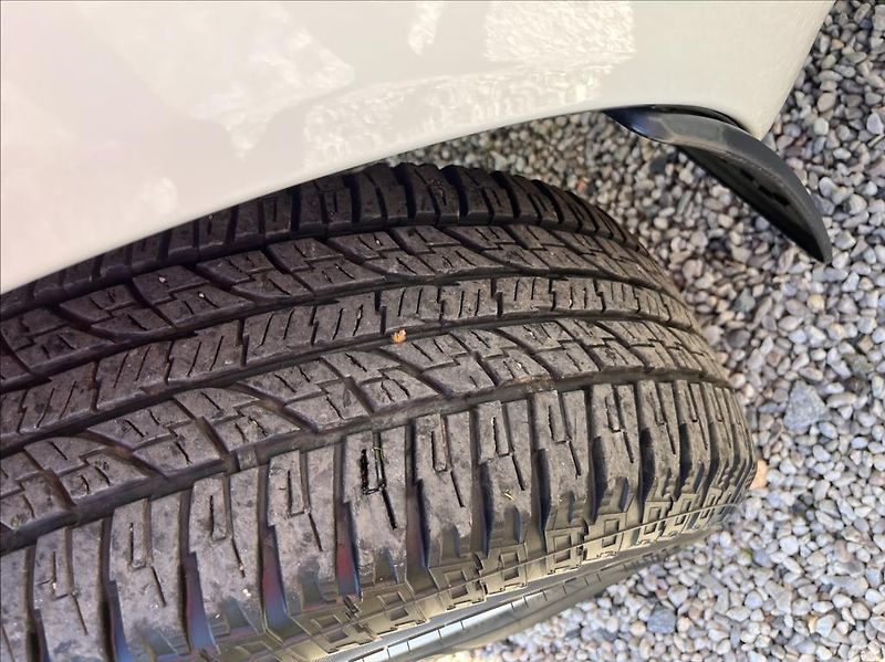Toyota Hilux DC 2,4 D-4D 6 MT Active 4X4 - fotka 26 z 27