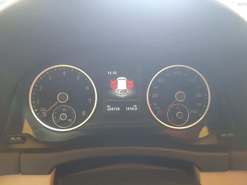 Volkswagen Tiguan 2.0 TSI 4x4 R-LINE  - fotka 16 z 26