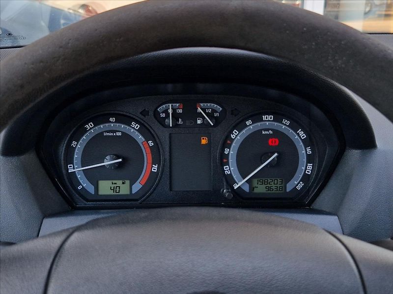Škoda Fabia 1,2 HTP 40kW AC KLIMA NOVÁ STK - fotka 20 z 27