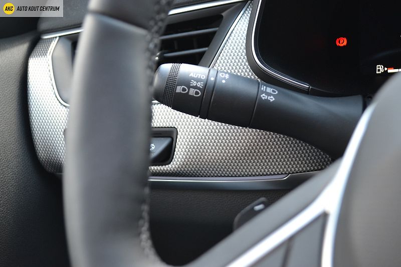 Renault Arkana Techno mild hybrid 140 EDC - fotka 39 z 47